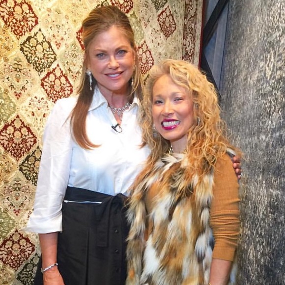 Mizfabulousity Poshmark since 2012. I would be honored if you purchased from me - Picture 5 of 13